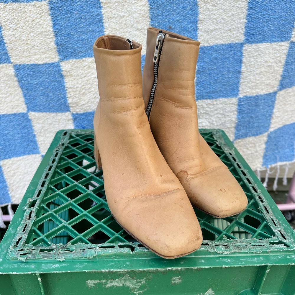 LoQ Nubuck Tan Leather Ankle Boots - Women's Stylish Zip-Up Boots